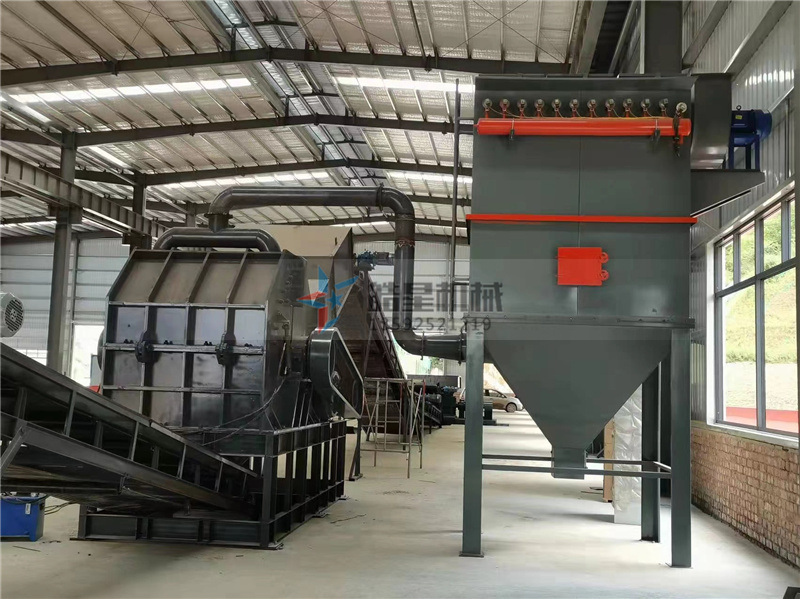 廢鋁粉碎機(jī)破碎分選廢鋁作業(yè)現(xiàn)場(chǎng) 廢鋁粉碎機(jī)破碎分選廢鋁作業(yè)現(xiàn)場(chǎng)